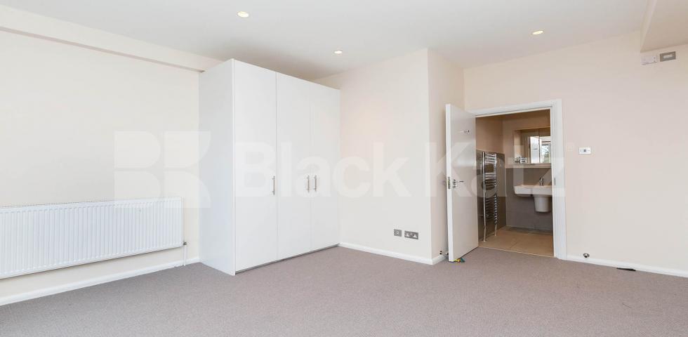 			NEWLY RENOVATED 2 BED, 2 Bedroom, 1 bath, 1 reception Apartment			 GROVE HOUSE-TUDOR ROAD, HACKNEY-BETHNAL GREEN-LONDON FIELDS